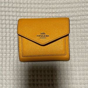 ✨ Authentic Coach Small Wallet✨